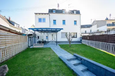 Das Gebäude in dem sich die Ferienwohnung befindet