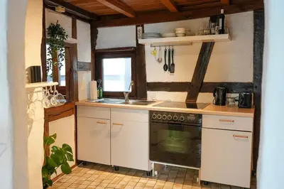 Küche/Küchenzeile in der Unterkunft Charmante Fachwerk Wohnung mit Terrasse in der Altstadt