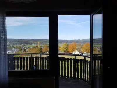Ein allgemeiner Bergblick oder ein Berglick von der Ferienwohnung aus