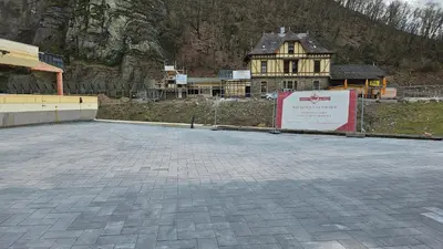 Ein allgemeiner Bergblick oder ein Berglick von des Hotels aus
