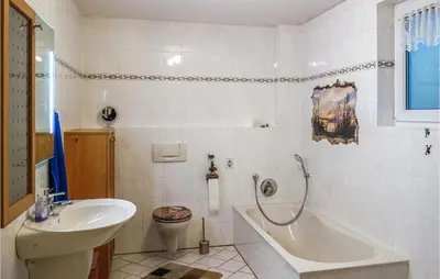 Ein Badezimmer in der Unterkunft Nice Home In Bad Ems With Kitchen