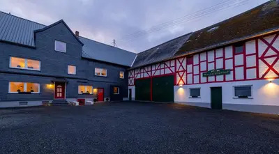 Das Gebäude in dem sich die Ferienwohnung befindet