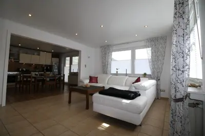 Ein Sitzbereich in der Unterkunft Komfort Ferienwohnung FEWO 74-3