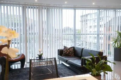 Ein Sitzbereich in der Unterkunft Exklusive Stadtoase Design·Wohnung · Panoramablick
