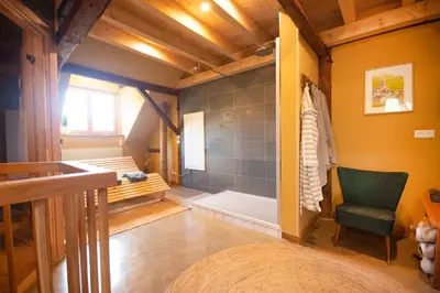 Ein Bett oder Betten in einem Zimmer der Unterkunft Haus in Spay an der Mosel mit Sauna